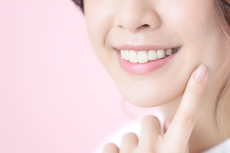 お顔が明るくなり笑顔が魅力的に